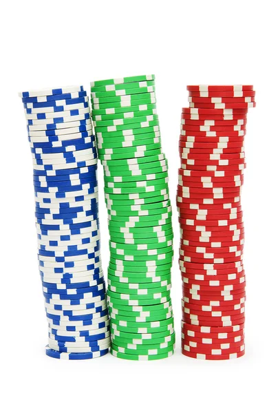Фішки казино ізольовані на білому тлі — стокове фото