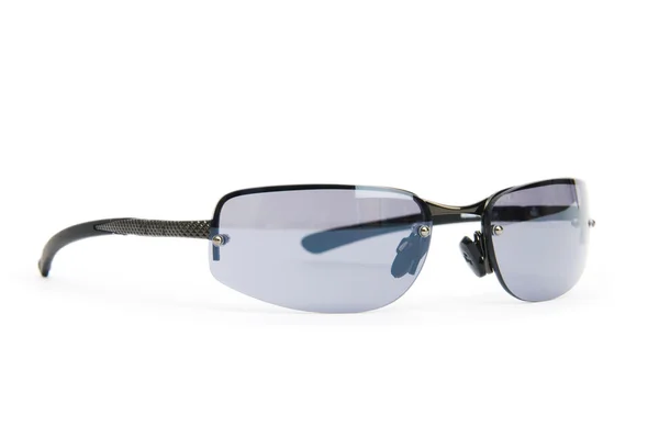 Стильні сонцезахисні окуляри ізольовані на білому тлі — стокове фото