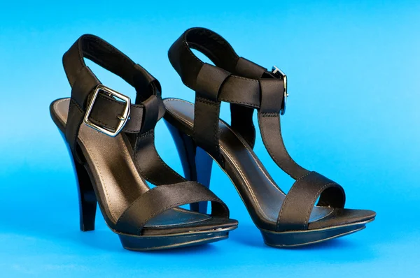 ファッション女性のつま先の開いた靴のコンセプト — ストック写真