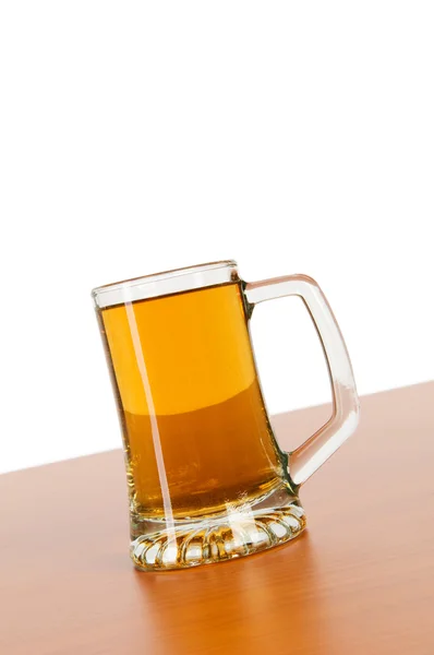 Beyaz arka plan üzerinde izole bira cam — Stok fotoğraf