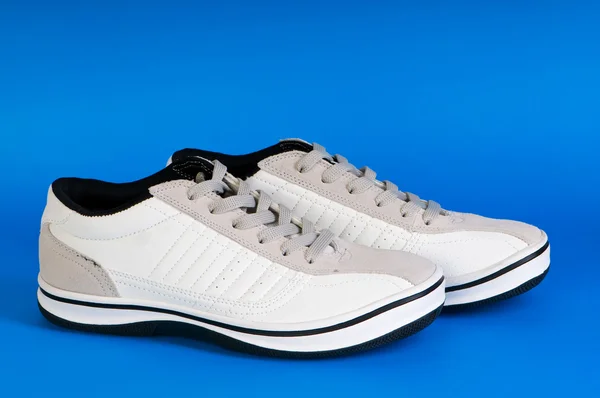 Sportowe buty na białym tle na białym tle — Zdjęcie stockowe