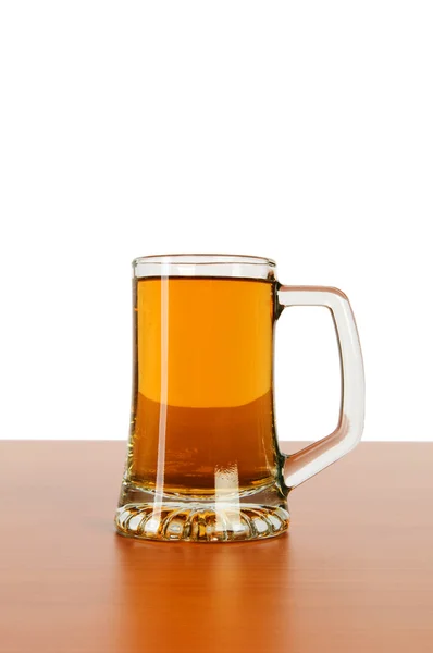 Bierglas isoliert auf weißem Hintergrund — Stockfoto
