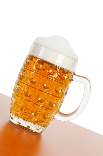 Cerveza aislada sobre fondo blanco —  Fotos de Stock