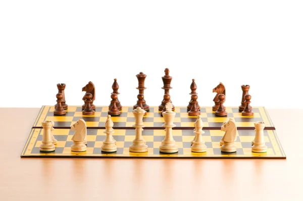 Sjakkfigurer på spillebrettet. – stockfoto