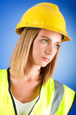 baret arka plan ile genç kız