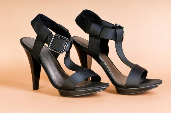 오픈 발가락 여자 신발 패션 컨셉 — 스톡 사진