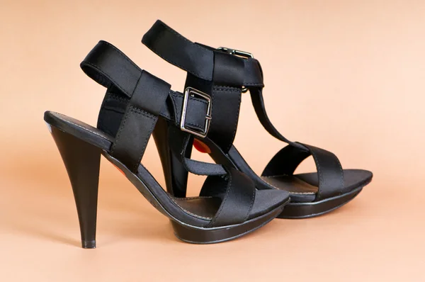 Fashion-konceptet med öppen tå kvinna skor — Stockfoto