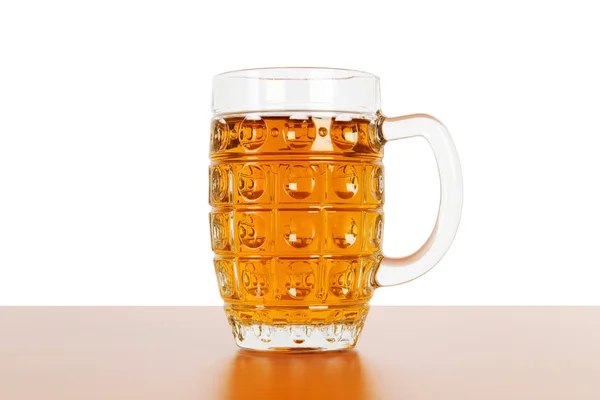 Bierglas isoliert auf weißem Hintergrund — Stockfoto