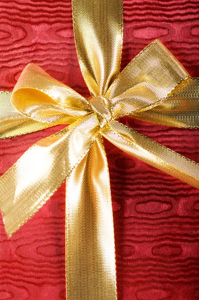 Cierre de la caja de regalo roja — Foto de Stock