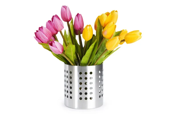 Pot met kleurrijke tulpen geïsoleerd op wit — Stockfoto