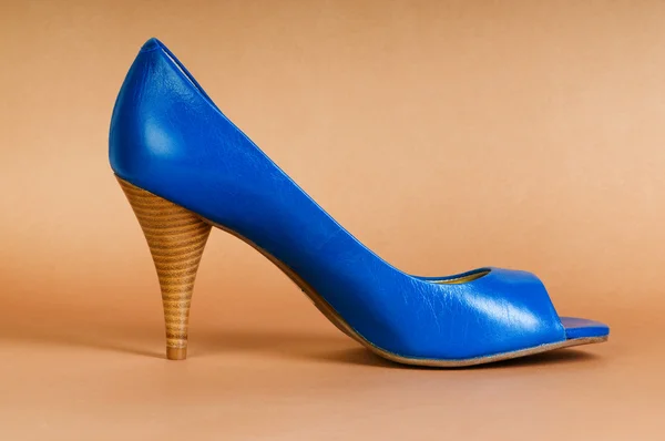 파란색 여자 신발 하이 힐 패션 컨셉 — 스톡 사진