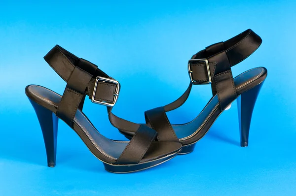 Módní koncept s otevřenou špičkou boty ženy — Stock fotografie