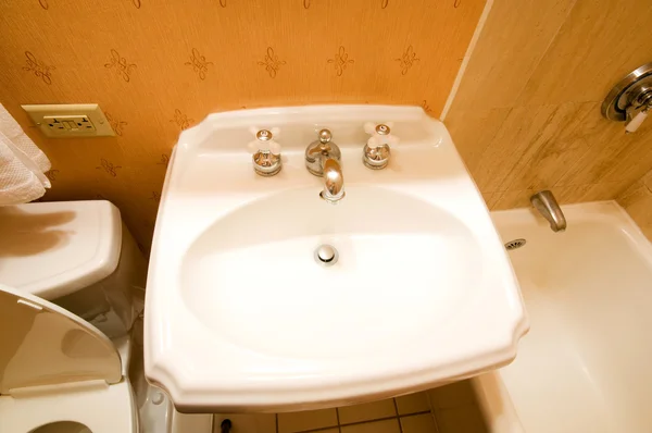 A szoba belseje - Süllyedés a fürdőszobában — Stock Fotó