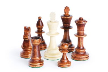 Beyaz arka plan üzerinde izole satranç şekil