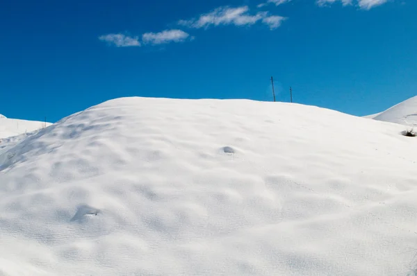Hoge Bergen Onder Sneeuw Winter — Stockfoto