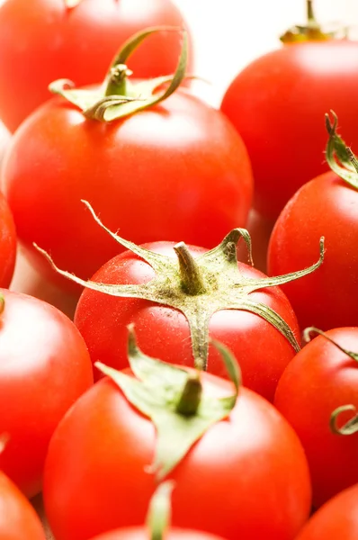 Czerwone Pomidory Ułożone Stoisku Rynku — Zdjęcie stockowe