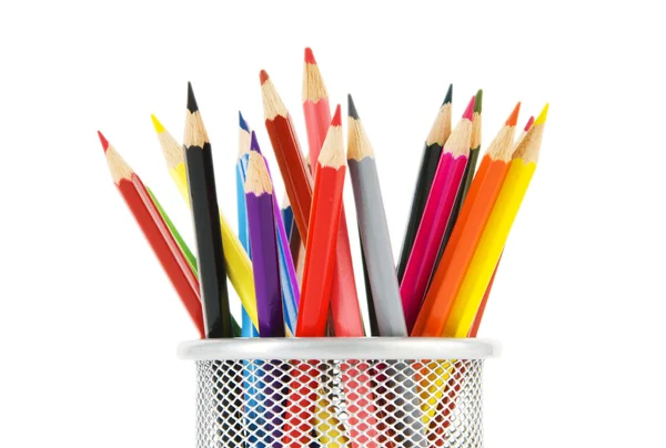 Różne ołówki kolorowe izolowane na białym — Zdjęcie stockowe