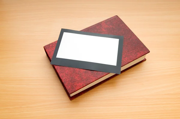 Knihy Prázdné Fotografií Dřevěný Stůl — Stock fotografie