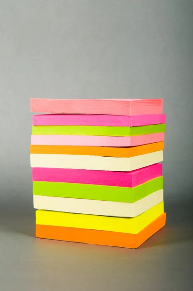 Colorful reminder notes on the color background — Stock Photo, Image