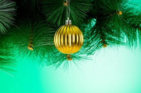 Decoración Navidad Contra Fondo Degradado Colorido — Foto de Stock