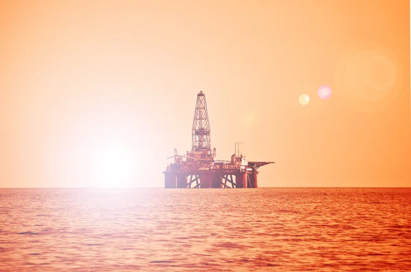 Морская Нефтяная Вышка Закате Каспийском Море — стоковое фото