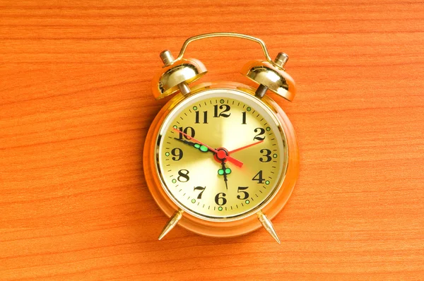 Time concept - alarm clock against the background — Stock Photo, Image
