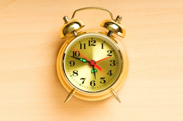 Time concept - alarm clock against the background — Stock Photo, Image
