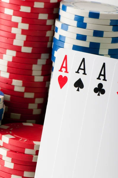 Pilha de várias fichas de casino - conceito de jogo — Fotografia de Stock