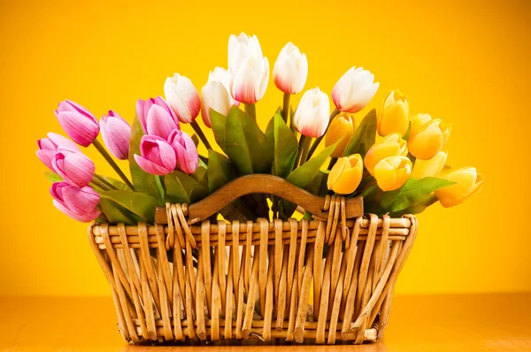 Bouquet Tulipani Colorati Sul Tavolo — Foto Stock
