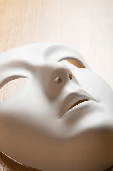 Concept de théâtre avec les masques en plastique blanc — Photo