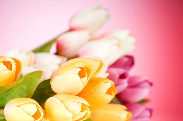 Bouquet Tulipes Colorées Sur Table — Photo