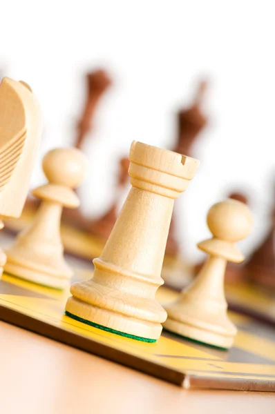 Satranç Figürleri Oyun Tahtası Üzerinde Bir Dizi — Stok fotoğraf