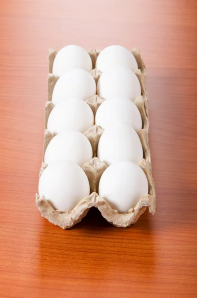 Wielu Białych Jaj Drewnianym Stole — Zdjęcie stockowe