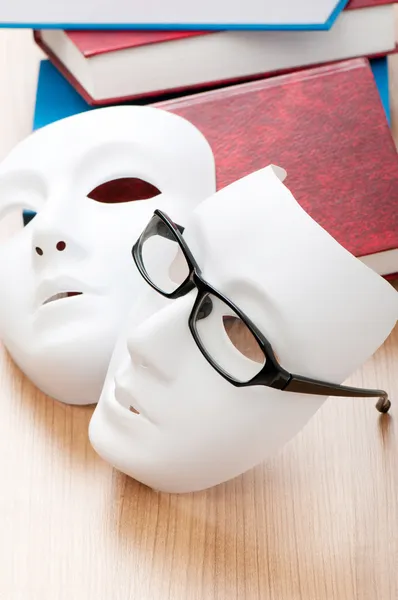 Čtení Koncept Maskami Knihy Brýle — Stock fotografie