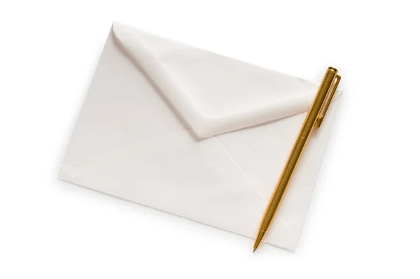 メール 白で隔離される封筒コンセプト — ストック写真