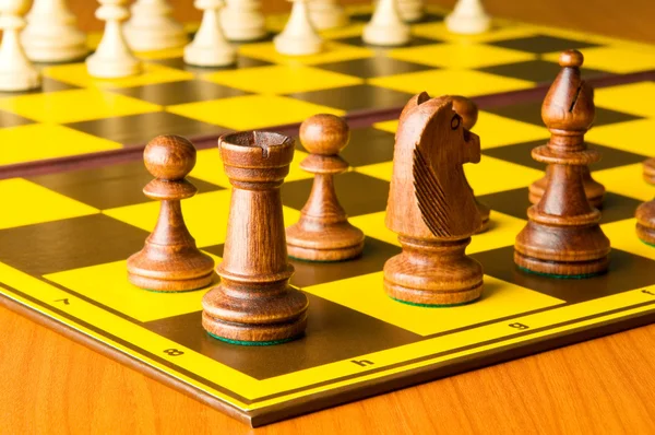 Schachfiguren Auf Dem Spielbrett — Stockfoto