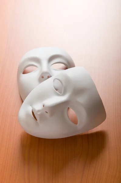 Theaterkonzept Mit Den Weißen Plastikmasken — Stockfoto