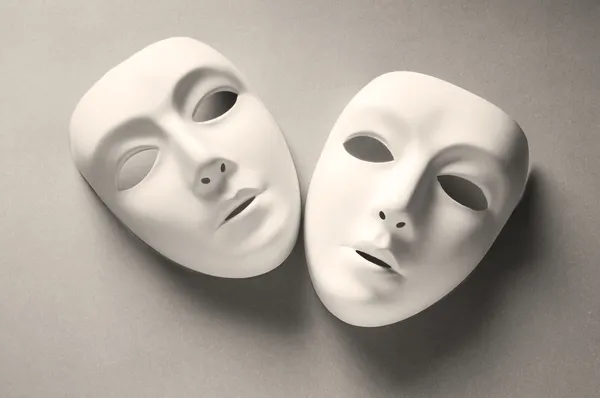Concepto de teatro con las máscaras de plástico blanco —  Fotos de Stock