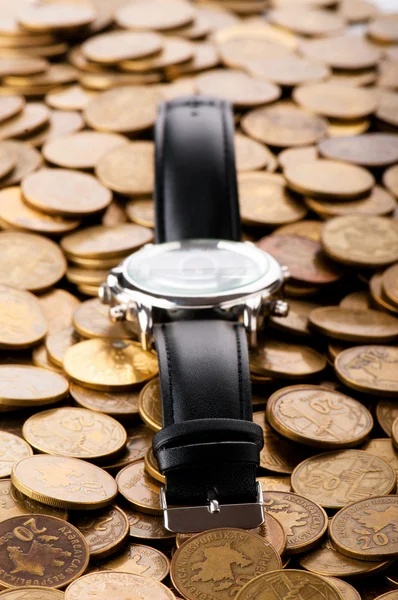 Час Грошова Концепція Годинником Монетами — стокове фото