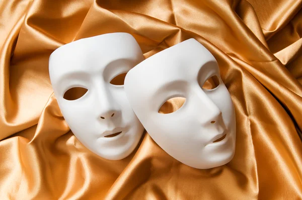 Theaterkonzept Mit Den Weißen Plastikmasken — Stockfoto