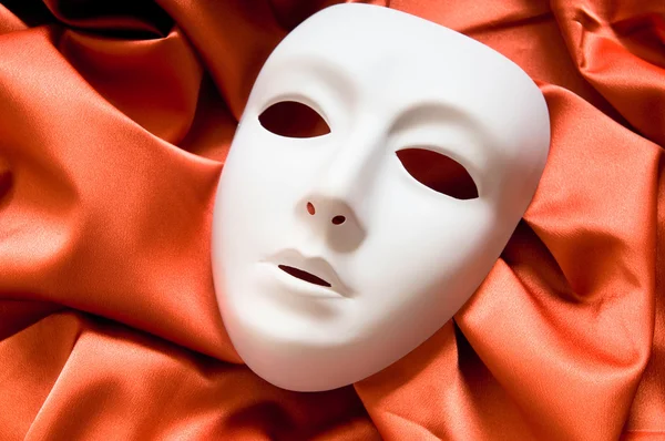 Divadelní Koncept Bílými Plastovými Maskami — Stock fotografie