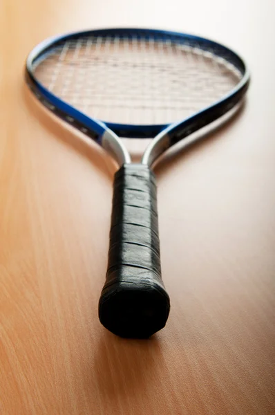 공과 라켓과 테니스 컨셉 — 스톡 사진