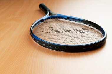 Tenis raket ve topları konseptiyle