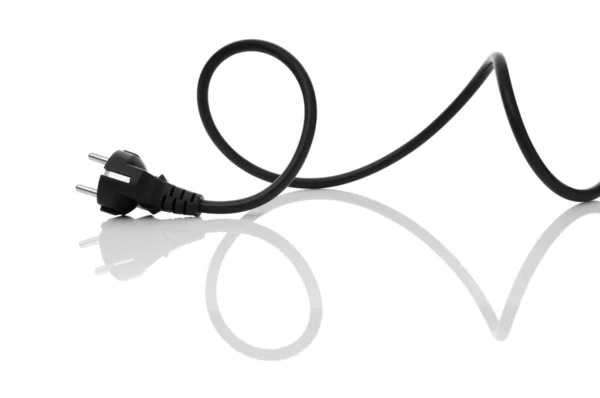 Чорний електричний кабель ізольований на білому — стокове фото