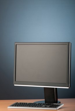 geniş ekran bilgisayar monitörünüzün renkli bir arka plana dayanır