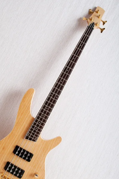 Concetto musicale con chitarra in legno — Foto Stock