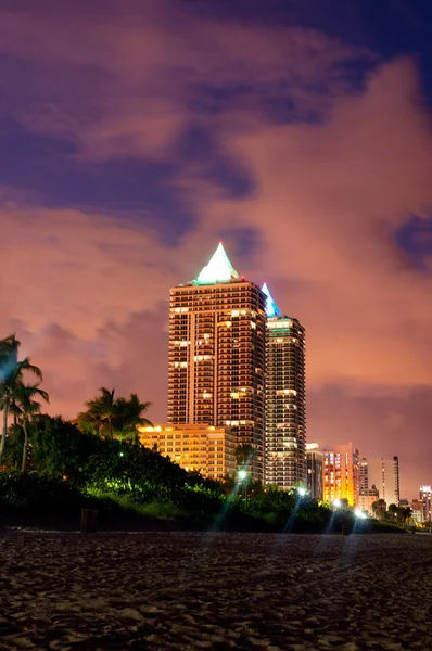 Panorama van het hotel in de buurt van zee-zijde — Stockfoto