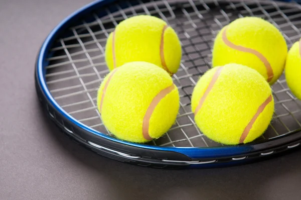 ボールとラケット テニス コンセプト — ストック写真