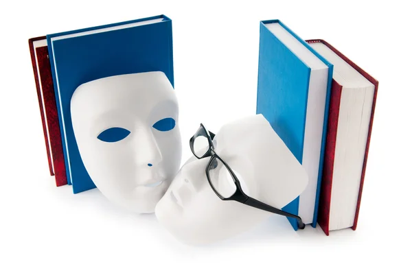 Conceito de leitura com máscaras, livros e óculos — Fotografia de Stock