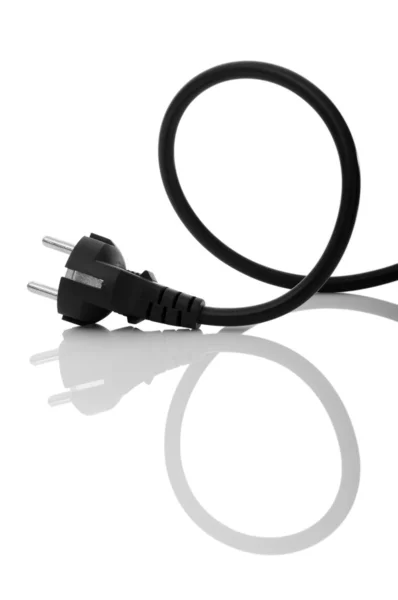 Siyah elektrik kablo üzerinde beyaz izole — Stok fotoğraf